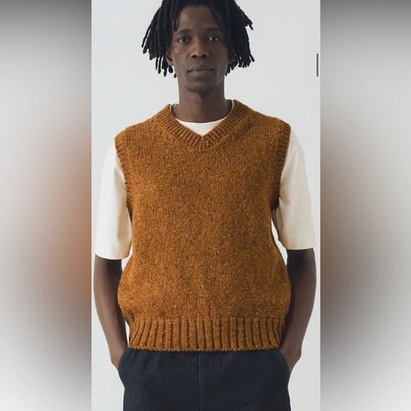 TOAST men’s donegal wool knitted tank in color moss - Picture 2 of 4